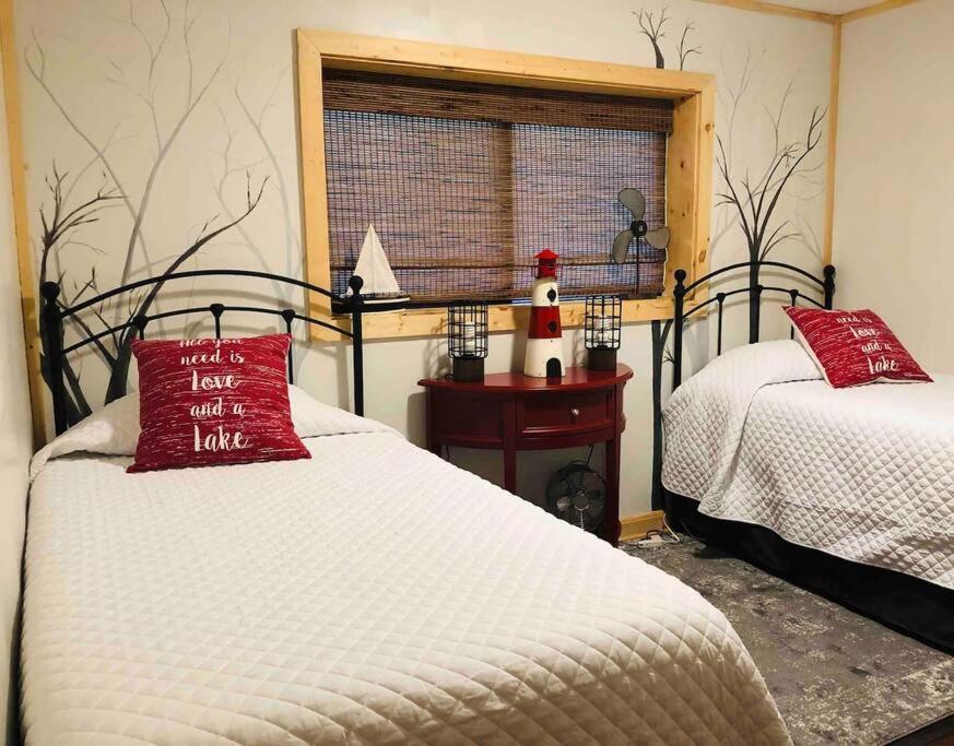 Cabin At The Cove At Watauga Lake Butler エクステリア 写真