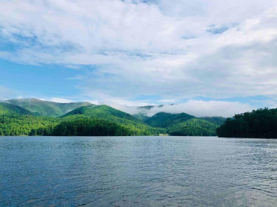Cabin At The Cove At Watauga Lake Butler エクステリア 写真