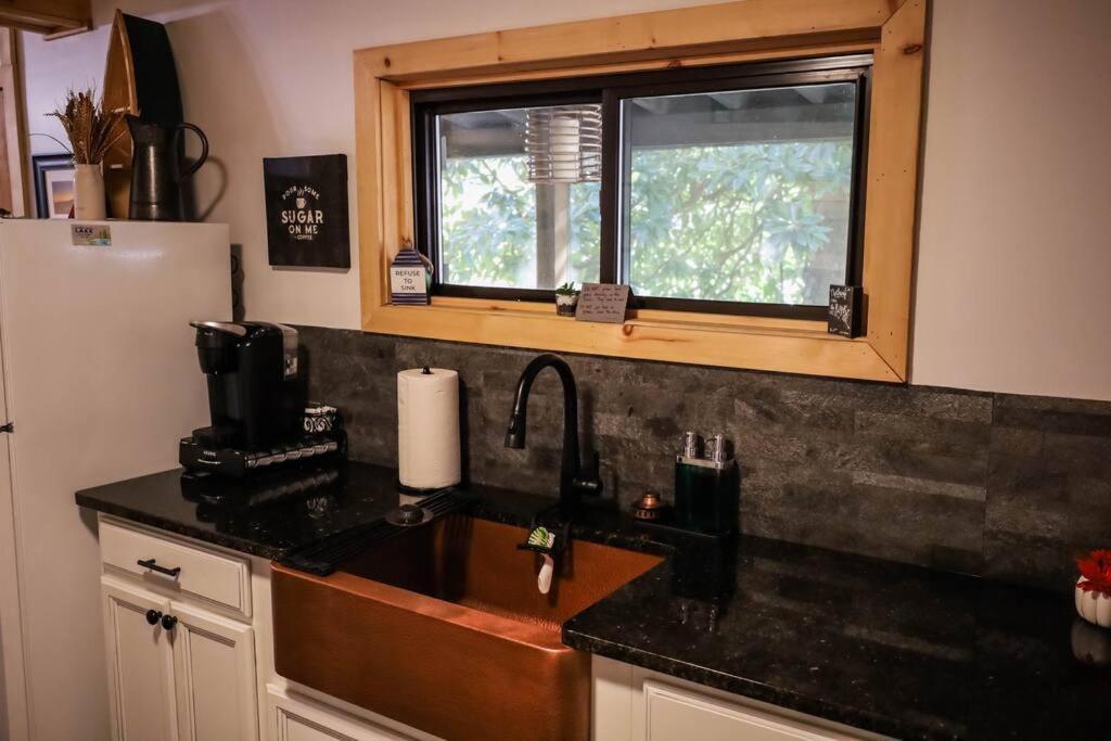 Cabin At The Cove At Watauga Lake Butler エクステリア 写真